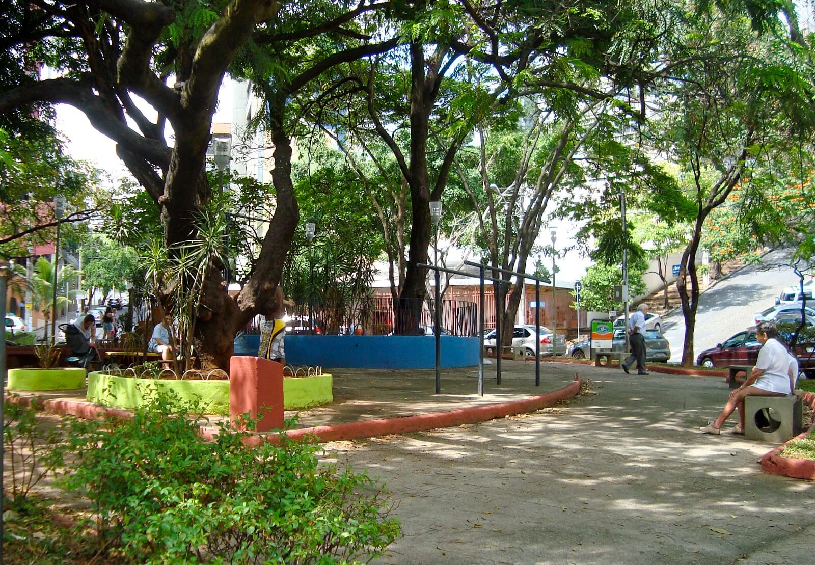 Praça Leonardo Gutierrez — Bairro Gutierrez